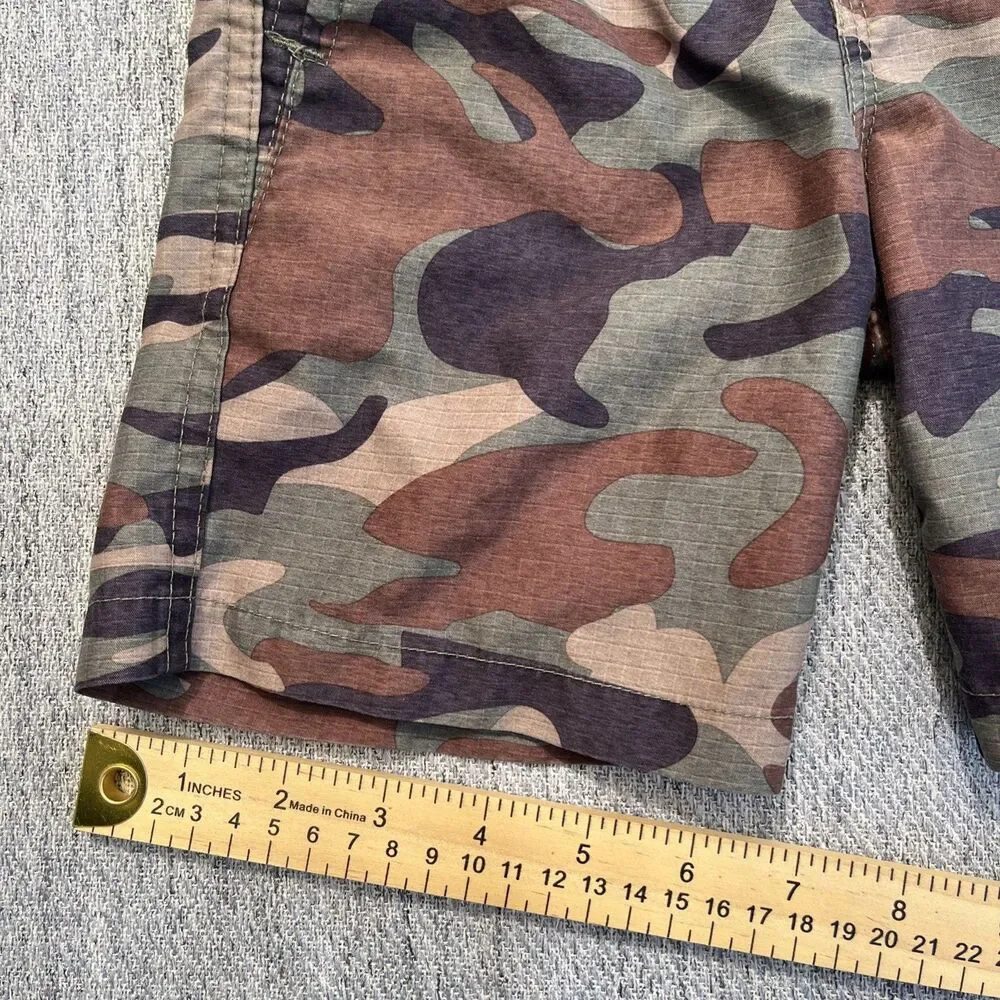 Quicksilver Baby Boy Swim Trunks Size 3 Green Camo Very Good Zipper Snap Closure
